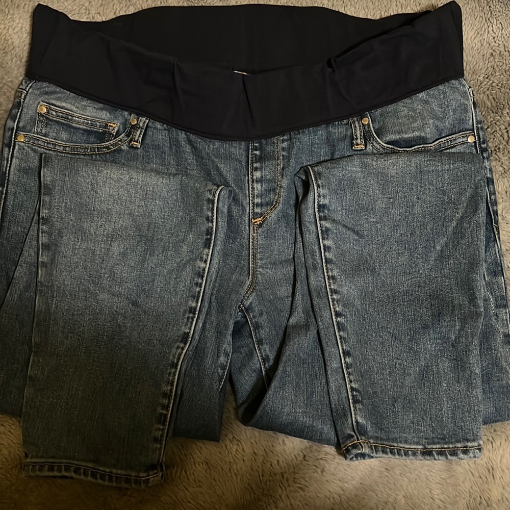 Gap maternity jean